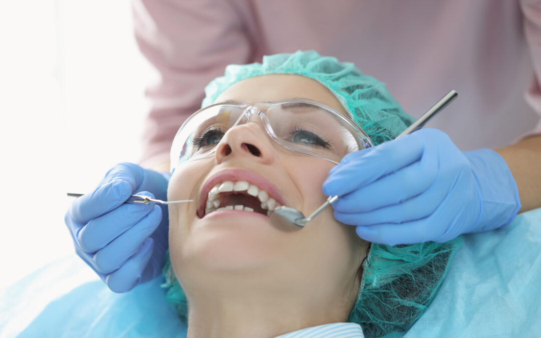 The Real Difference Between a Dentist and a Periodontist for Gum Disease Treatment
